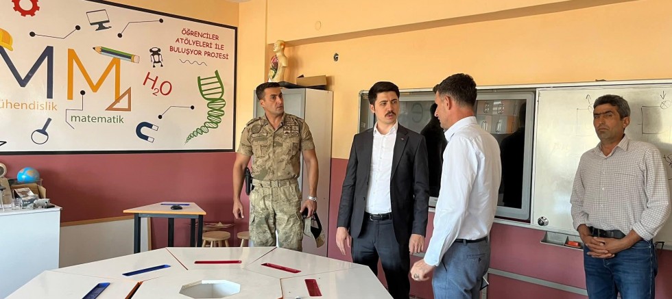 Kaymakam Kahraman’dan Türkmeşen Köyü Okuluna Ziyaret