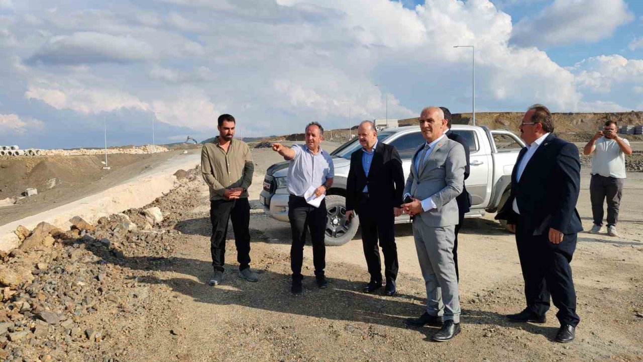 Vali Dallı Devrekani Besi Organize Tarım Bölgesinde incelemelerde bulundu