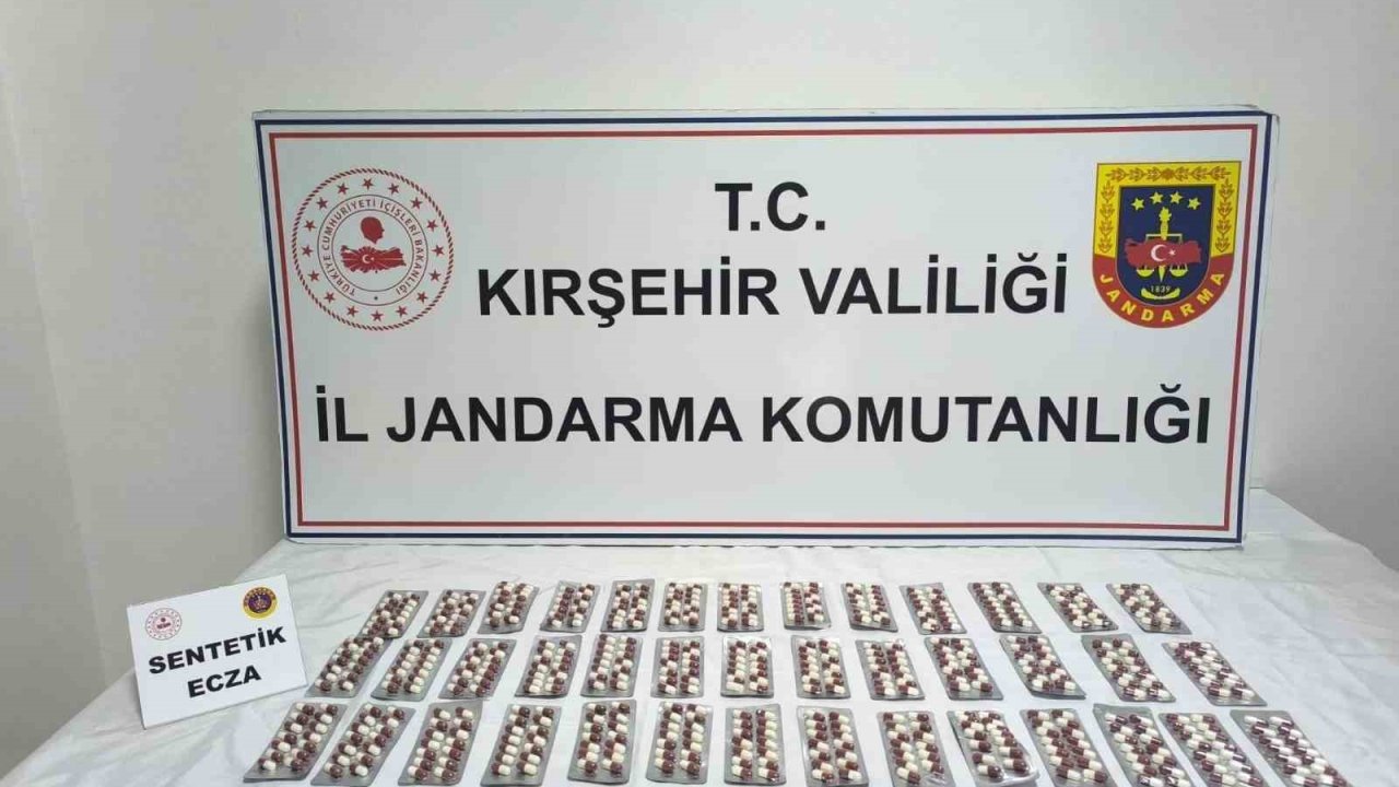 Kırşehir’de uyuşturucu operasyonu: 557 sentetik hap ele geçirildi, 1 kişi tutuklandı