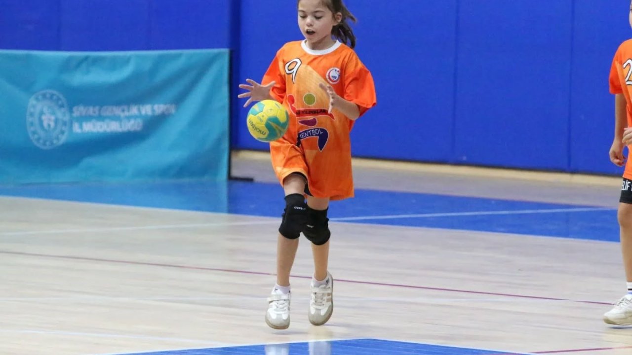 Mini Minikler Hentbol Türkiye Şampiyonası Sivas’ta başladı