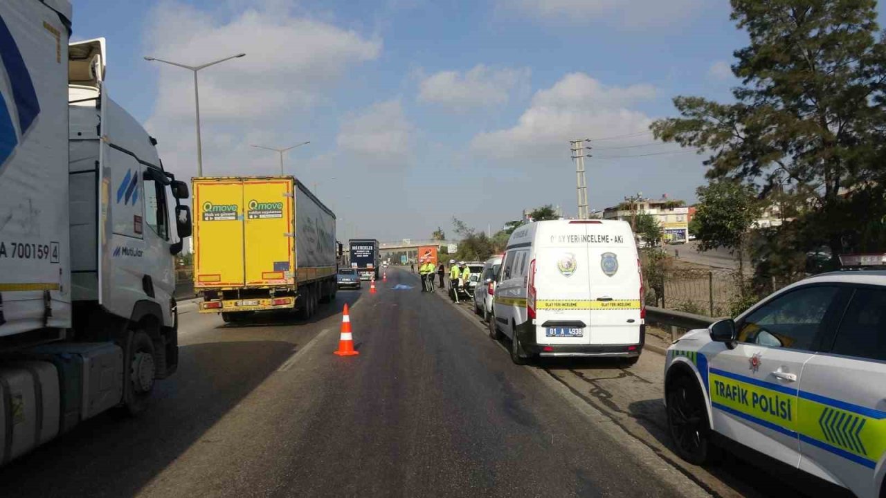 Otoyolda tırın çarptığı şahıs öldü
