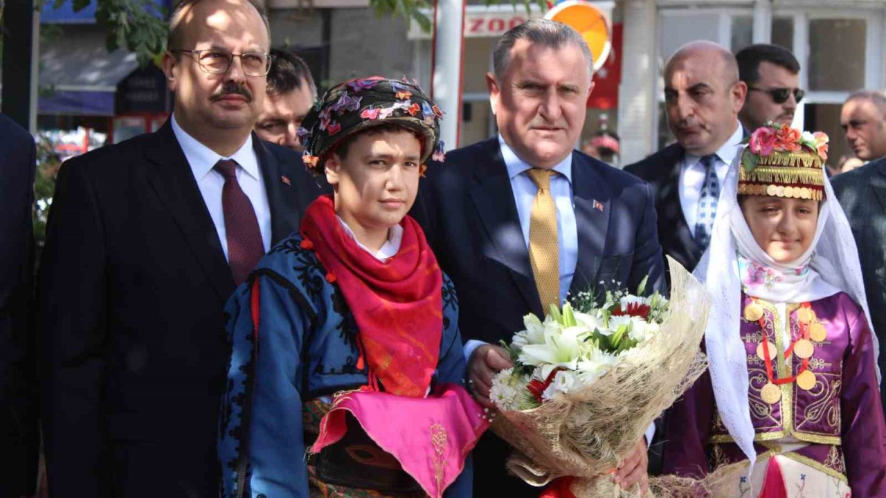 Bakan Bak’ın Aydın’daki ilk durağı Valilik oldu