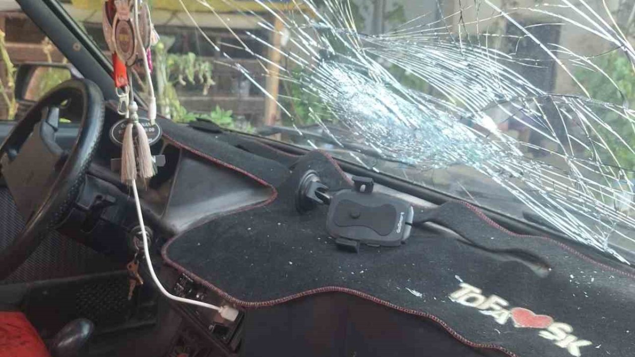 Bıçak ve silahlı saldırıya uğrayan iki arkadaş ağır yaralandı