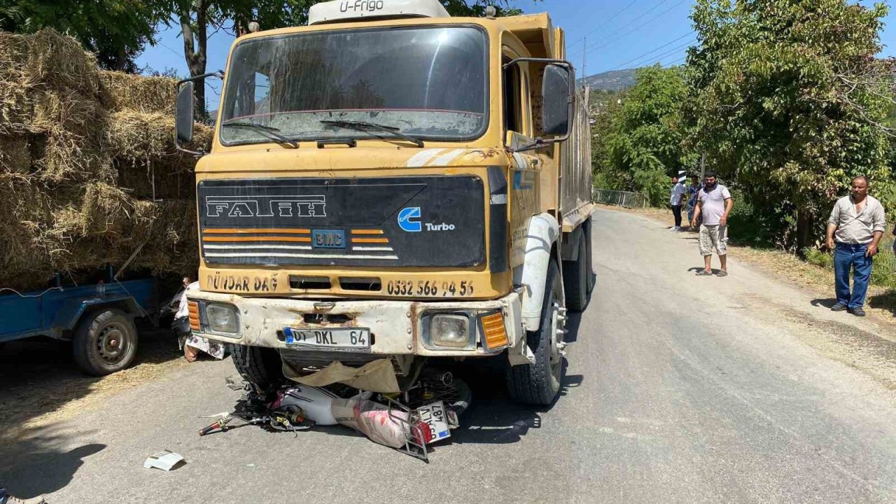 Bozdoğan’da kamyon ve motosiklet çarpıştı: 1 yaralı