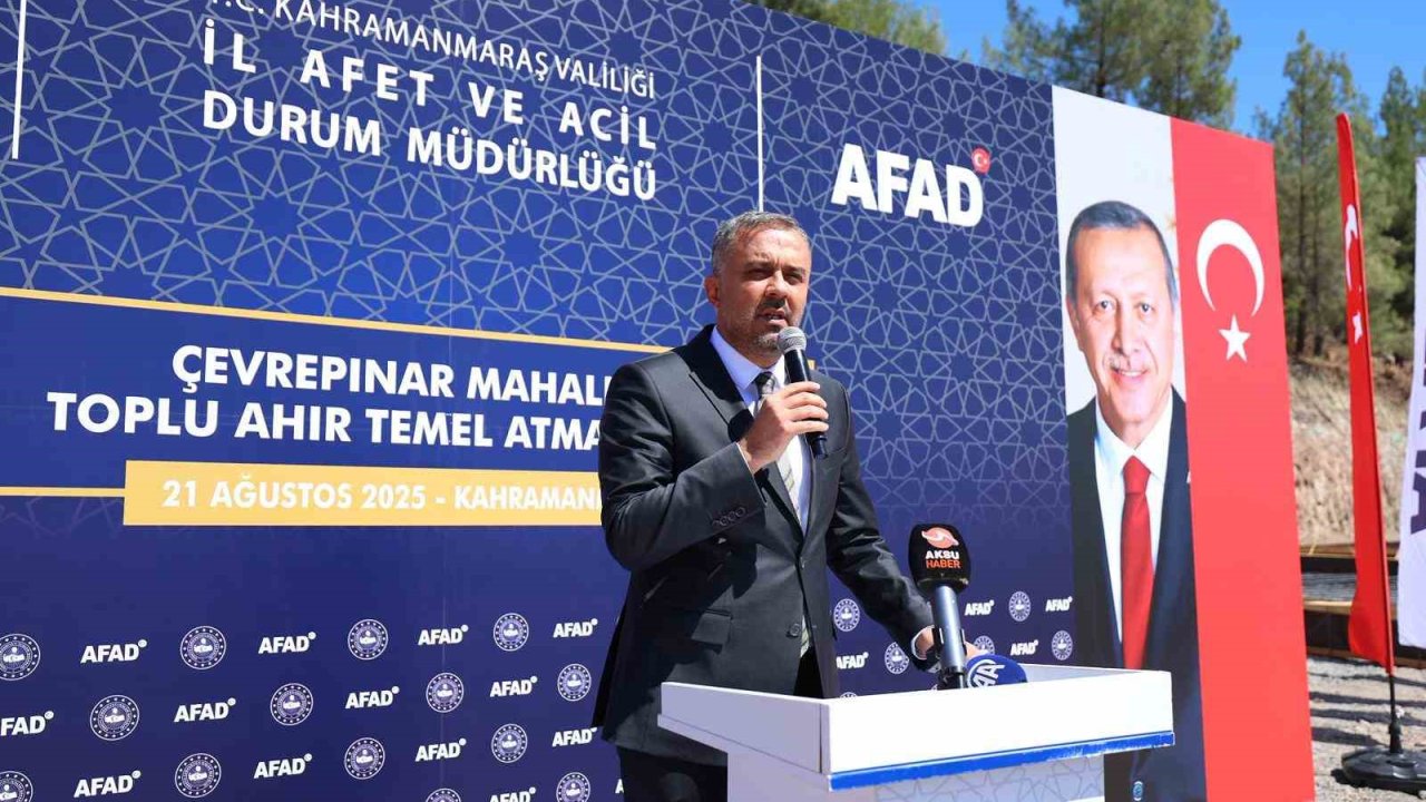 Başkan Toptaş; "Yeniden inşa sürecini binalardan ibaret görmedik"