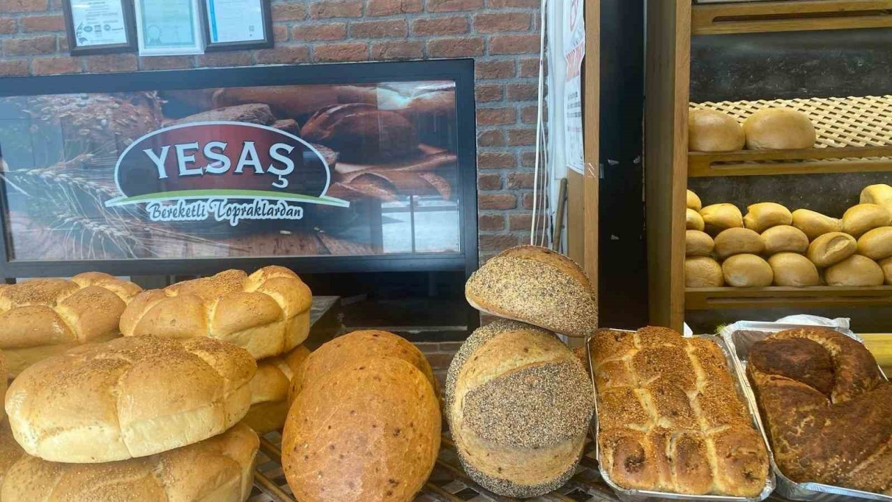 Yenişehir’de domatesli ekmek üretildi