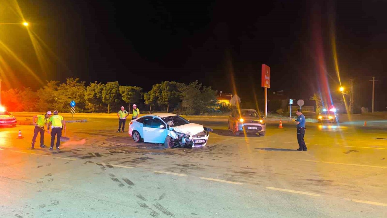 Muş’ta iki otomobil çarpıştı: 4 yaralı