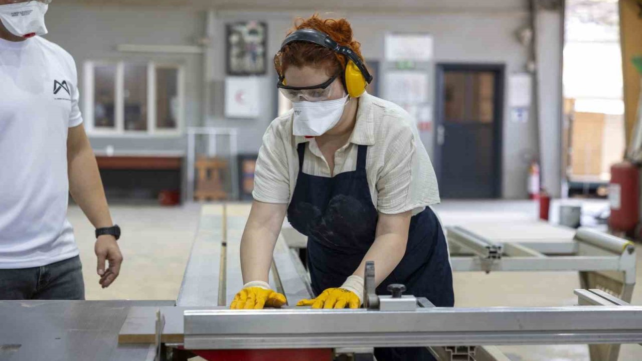 MERCEK kurslarıyla nitelikli ustalar yetişiyor