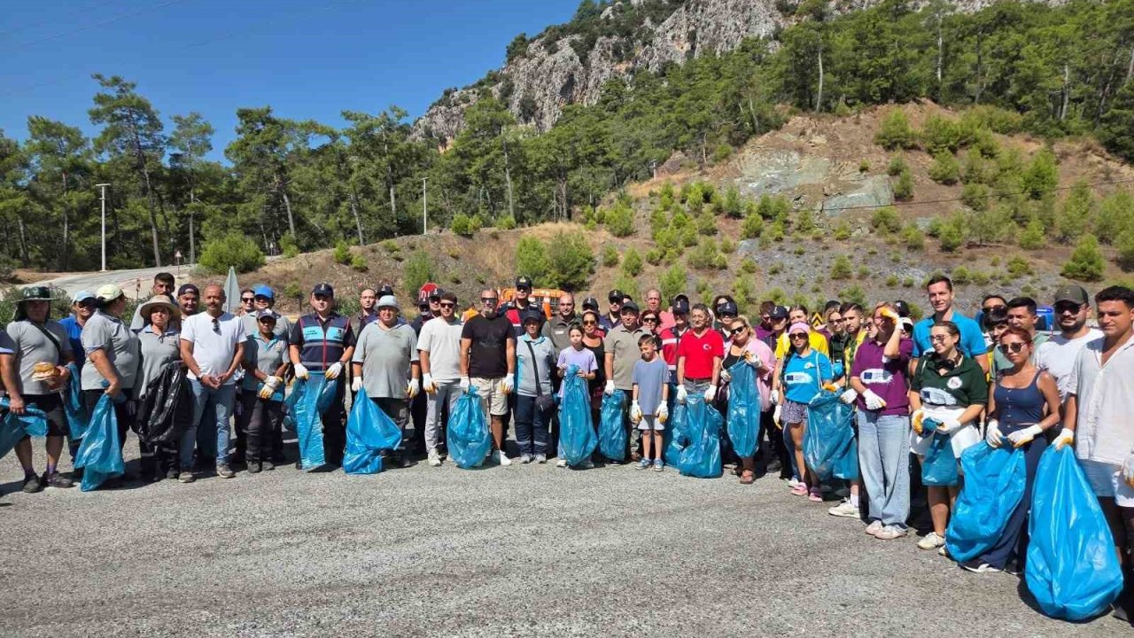 Marmaris’te ‘Temiz bir doğa harekâtı ‘