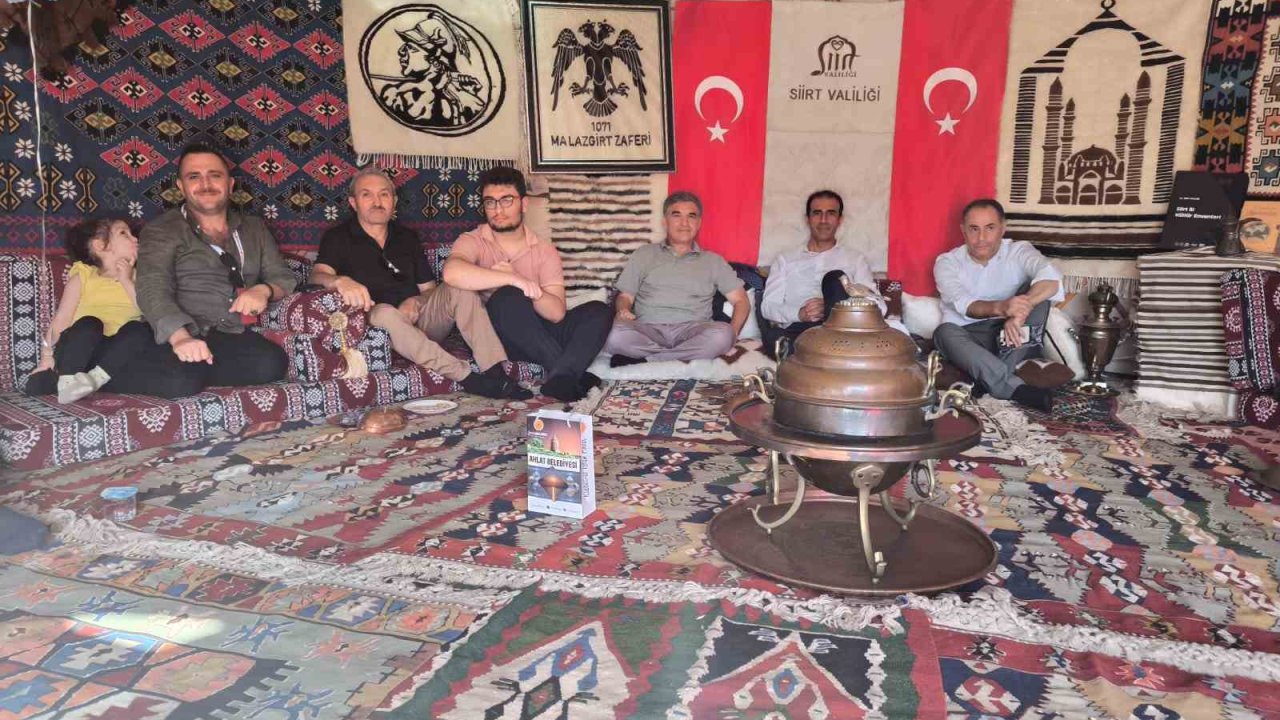 Siirt’in yöresel ürünleri Ahlat’ta yoğun ilgi gördü