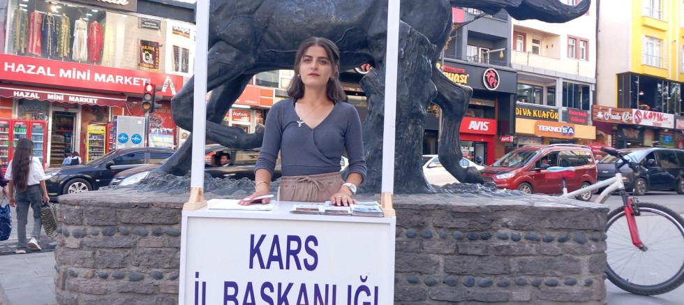 Anahtar Partisi Kars İl Gençlik Kolları’ndan Bilgilendirme Standı