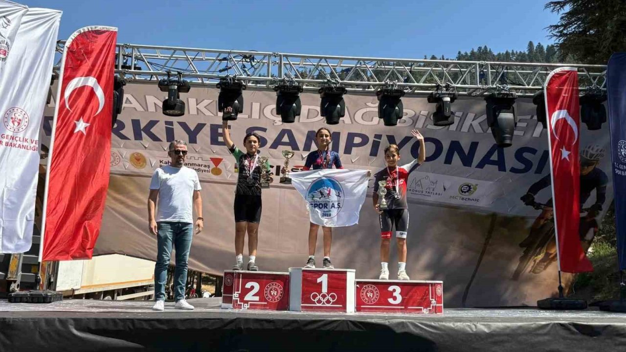 Akhisarlı bisikletçilerden önemli başarı