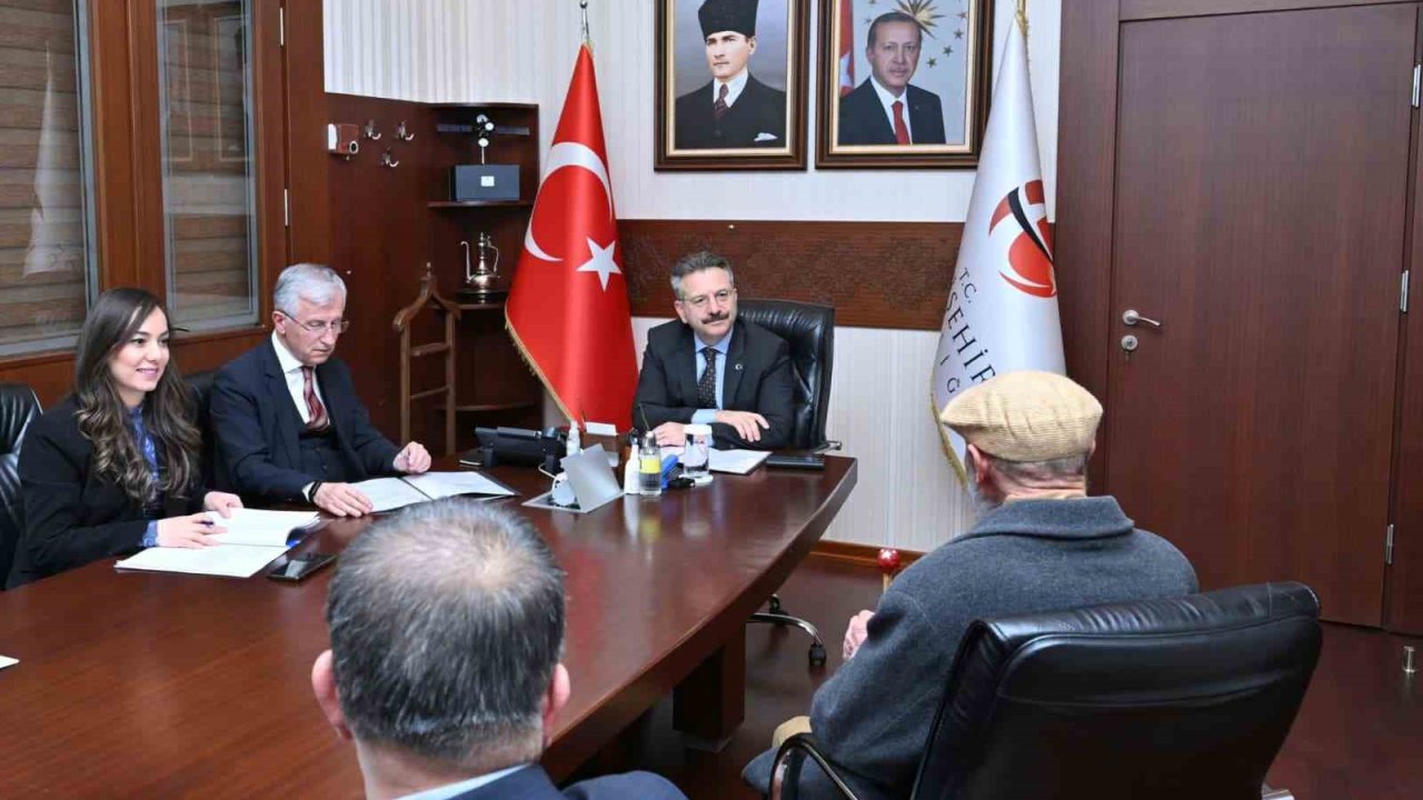 Vali Aksoy, onlarca Halk Günü’nde yüzlerde vatandaşı dinledi