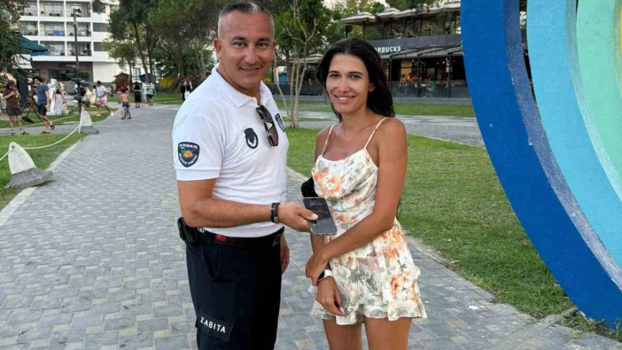 Kaybolan telefon sahibine teslim edildi