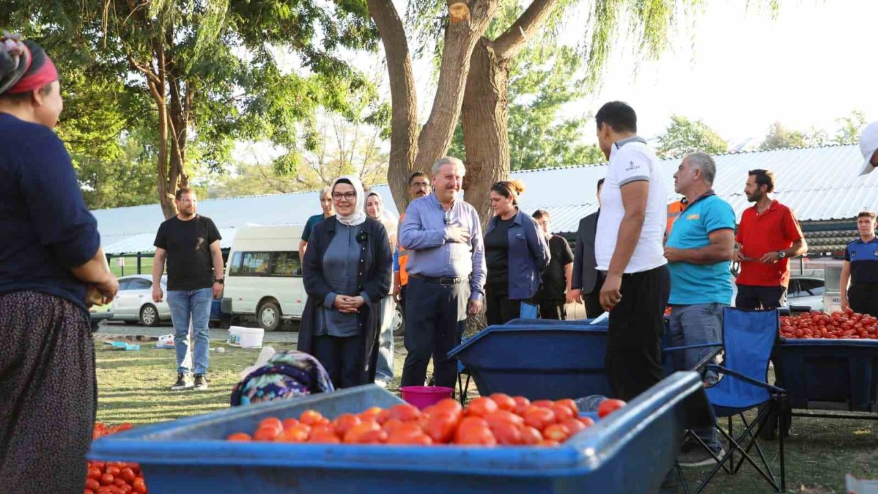 Melikgazi’de Salça günleri devam ediyor
