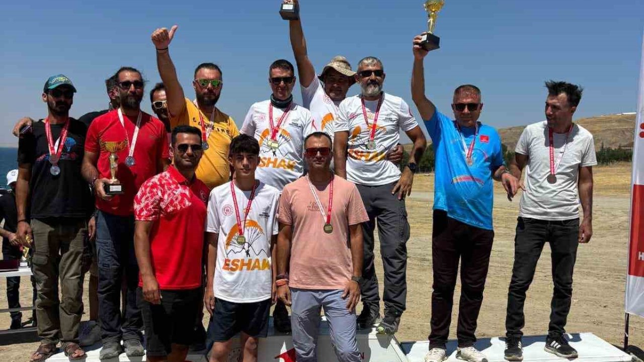 Yamaç paraşütüne Elazığ damgası