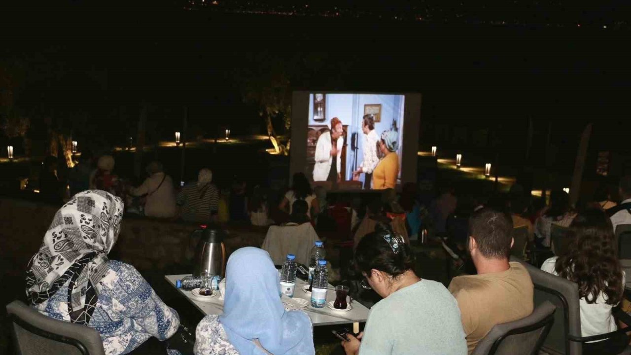 Tarihi kalede "Neşeli Günler"