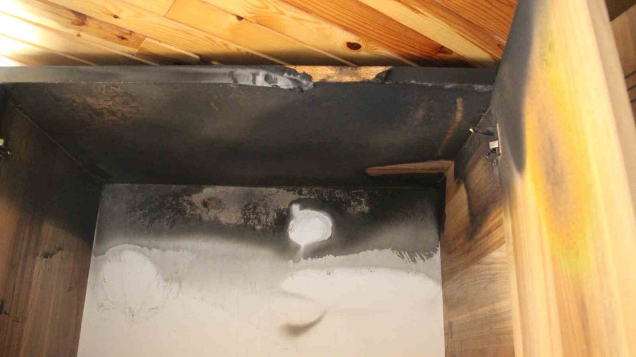 Bolu Dağı’ndaki köy evi kendiliğinden yanıyor: Bir hafta içinde 4 yangın