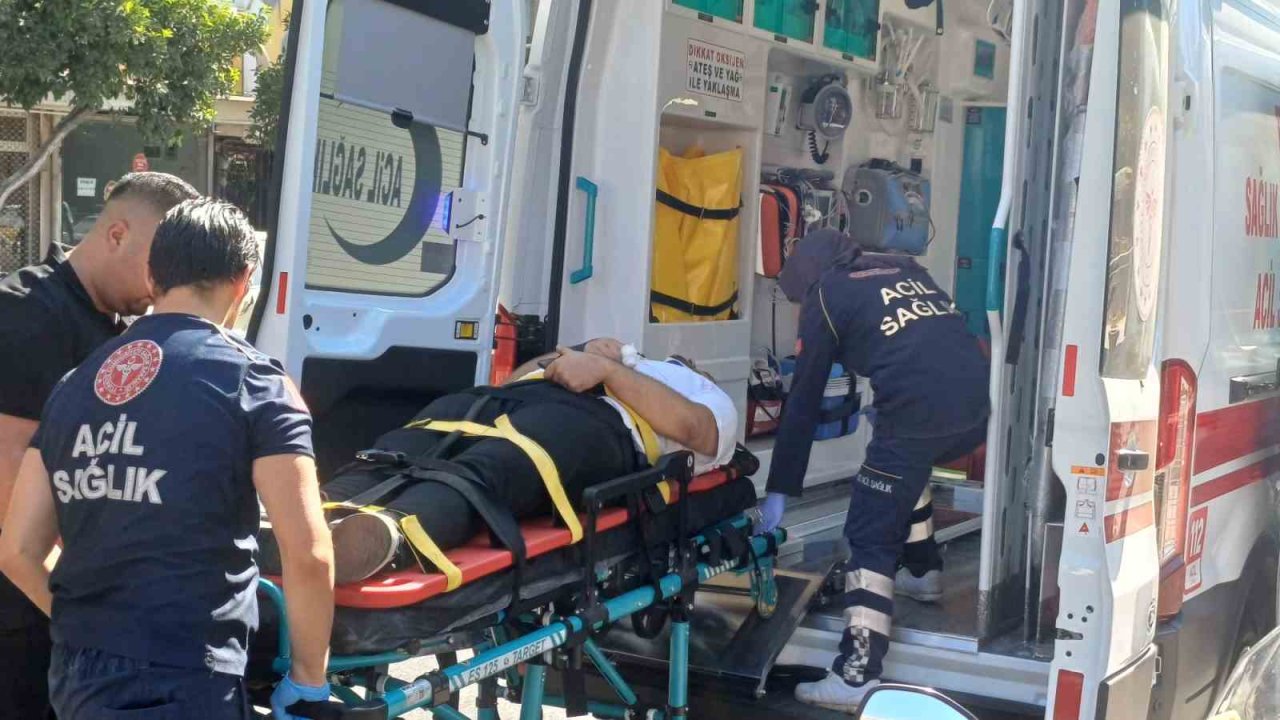 Otomobille motosiklet çarpıştı: 1 yaralı