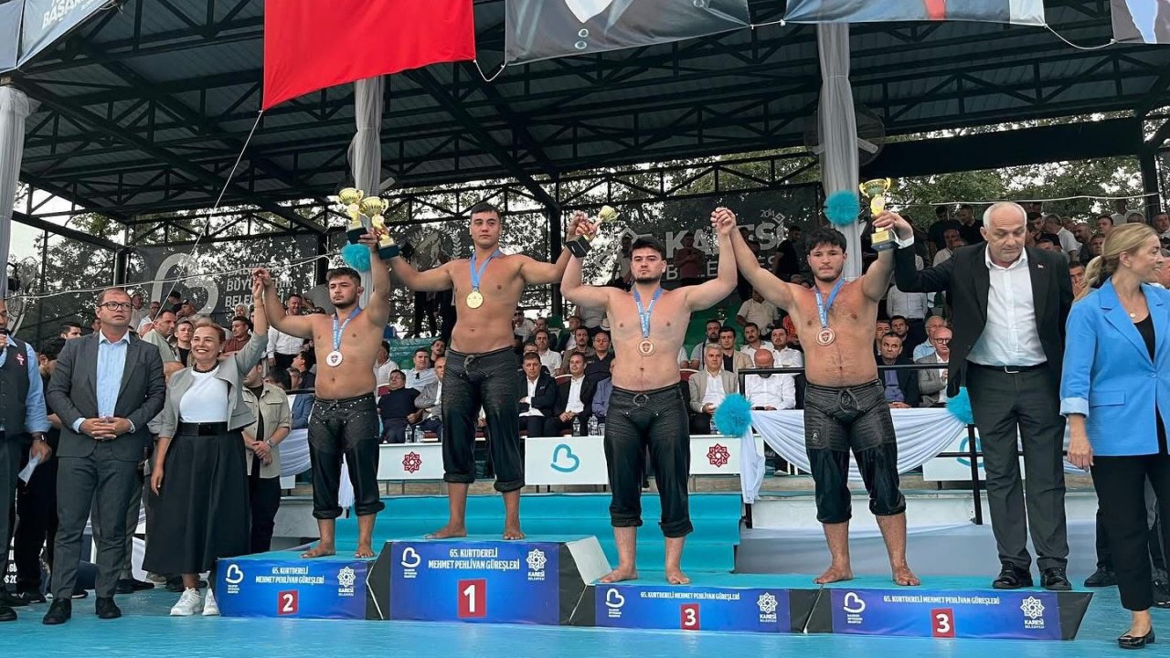 Kulalı pehlivan Türkiye Yağlı Güreş Ligi’nde şampiyon oldu