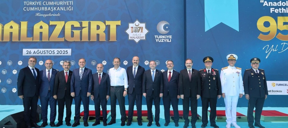 Vali Ziya Polat, Malazgirt Zaferi’nin Kutlamalarına Katıldı