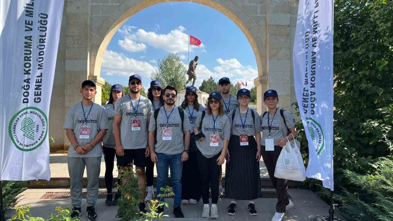 Ege Üniversitesi öğrencileri ‘Kocatepe Zafer Yürüyüşü’ne katıldı