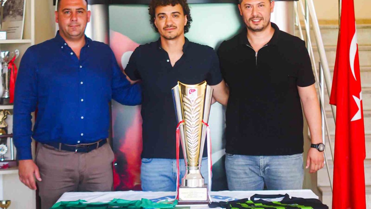 Salihli Belediyespor’da 5 imza birden
