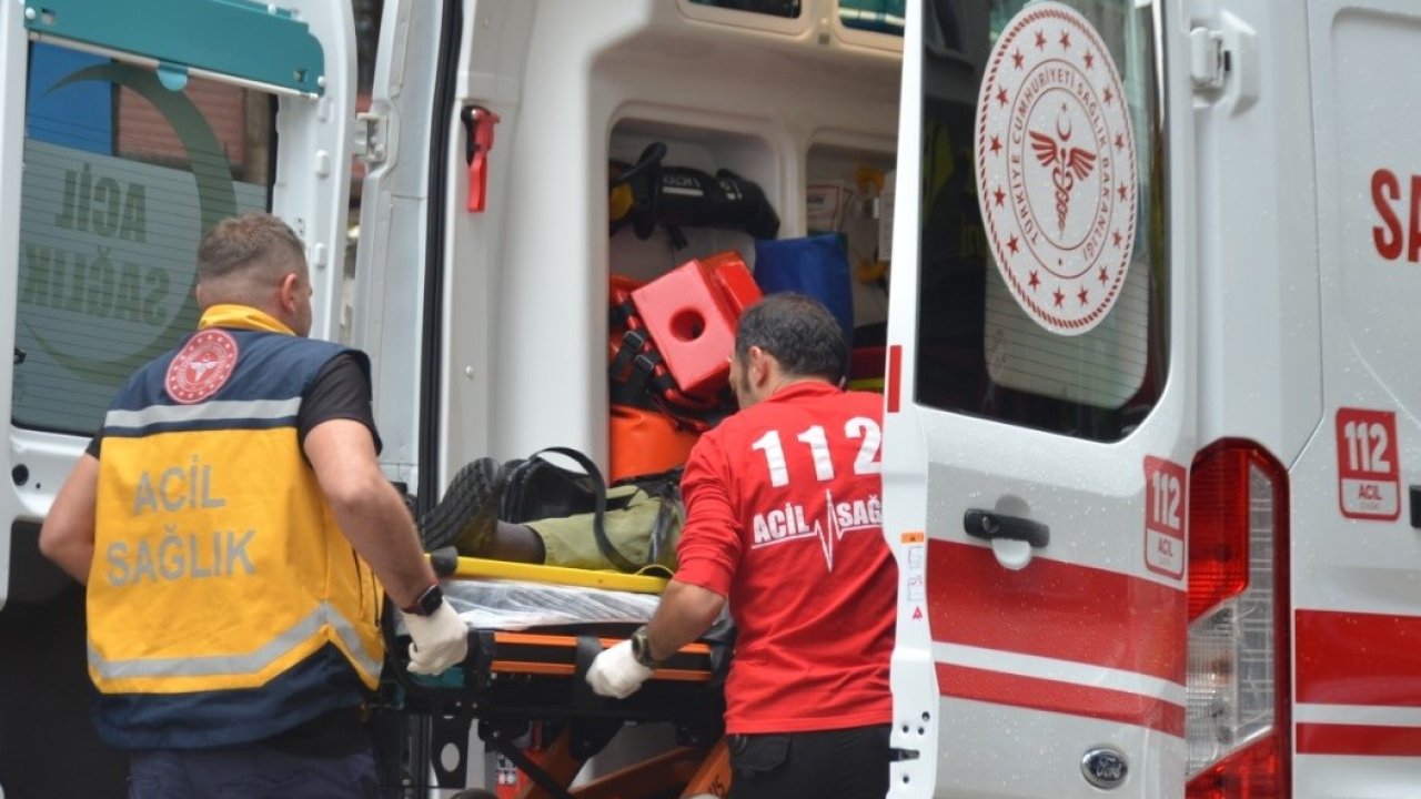 Bilecik’te hafif ticari araç ile otomobil çarpıştı, 2 yaralı