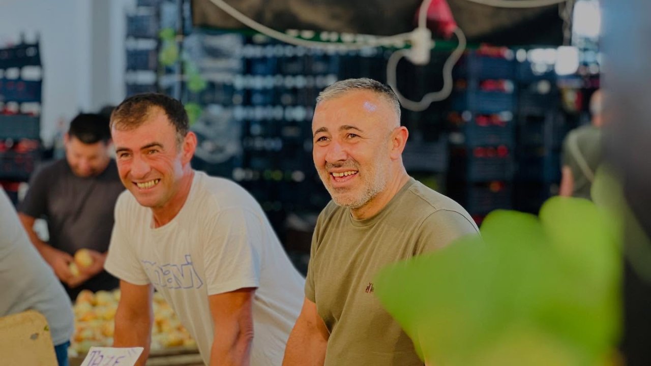 AK Parti Bilecik İl Başkanı Yıldırım, pazar yerinde vatandaşlarla buluştu