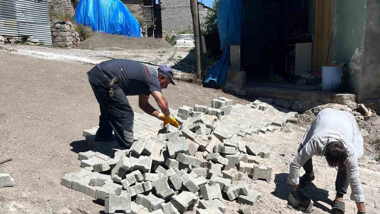 Posof’ta yol yapım çalışmaları sürüyor