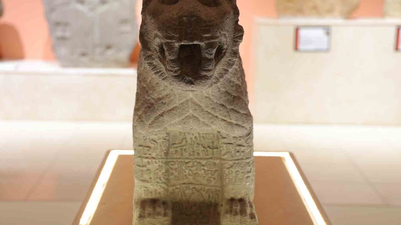 Deprem sonrası yenilenen Kahramanmaraş Müzesi ziyaretçilerini ağırlıyor