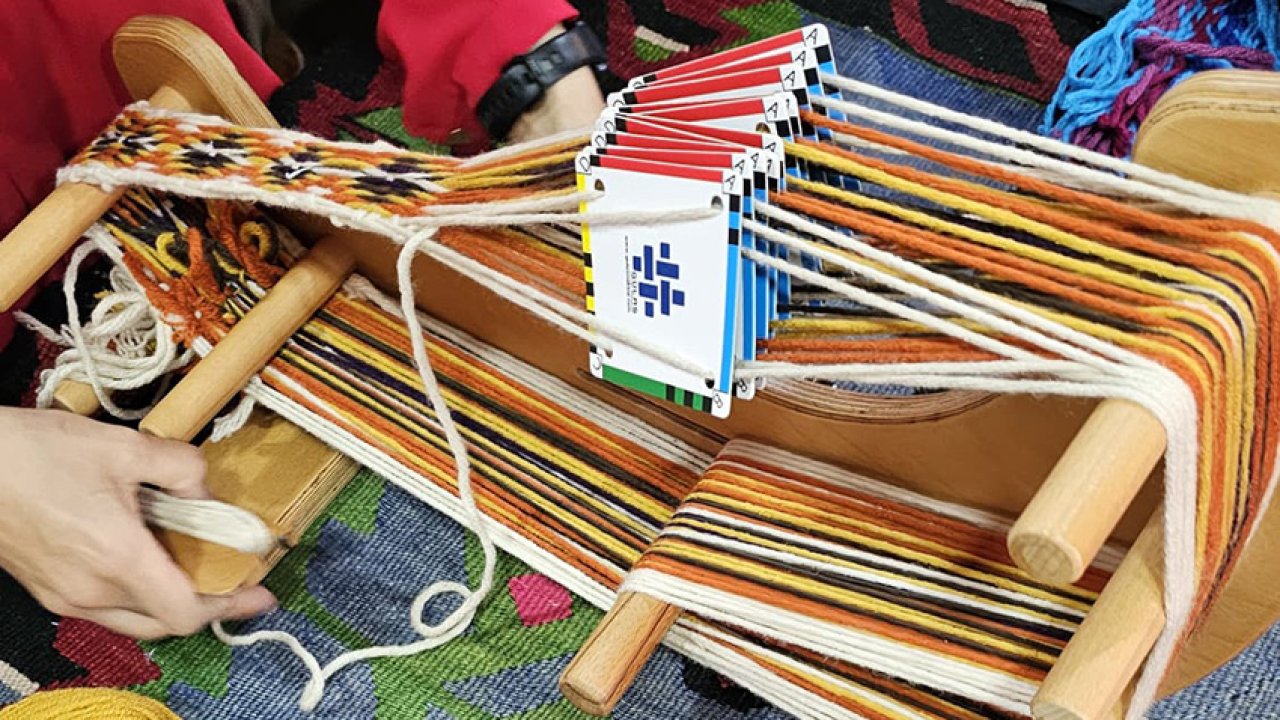 Eşme’de sanat ve geleneğin buluştuğu kilim çalıştayı