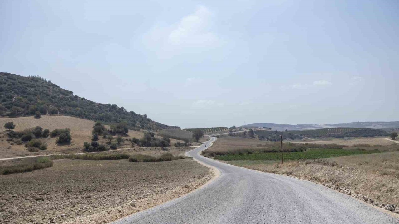 Büyükşehir, Tarsus’ta 5 mahalleyi bağlayan grup yolundaki çalışmasını tamamladı