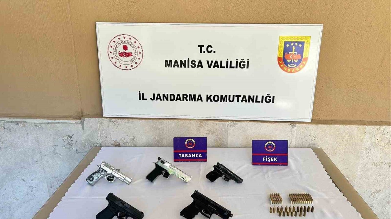 Alaşehir’de ruhsatsız tabanca operasyonu