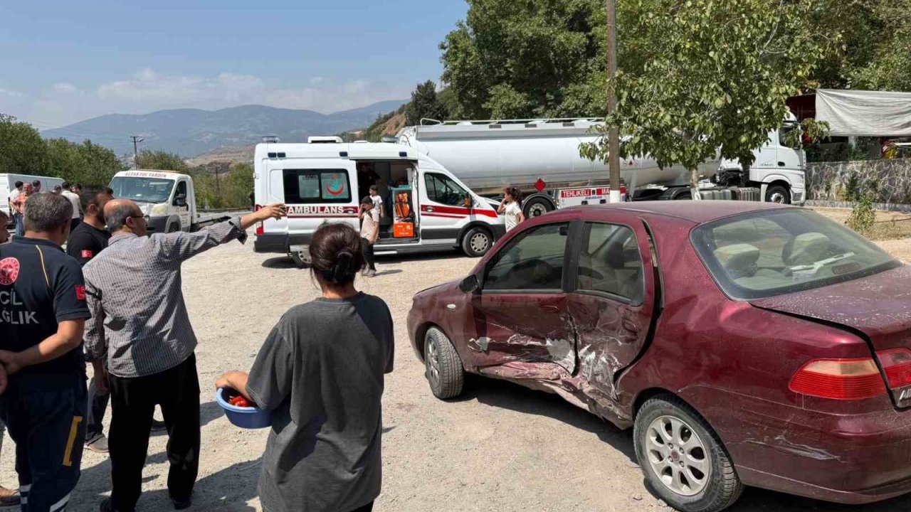 Osmaniye’de otomobillerin çarpıştığı kazada 3 kişi yaralandı