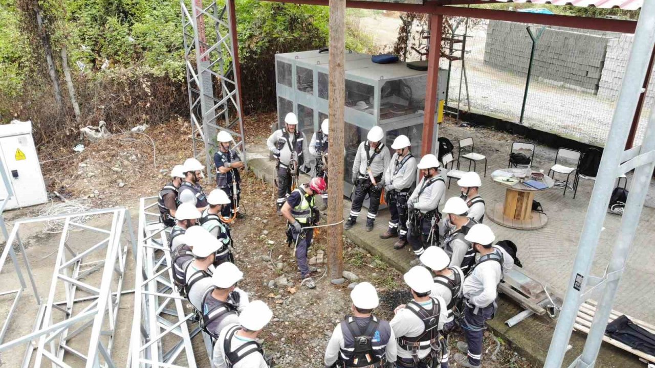 Çoruh EDAŞ’tan Saha Çalışanlarına ‘Yüksekte Güvenli Çalışma Eğitimi’