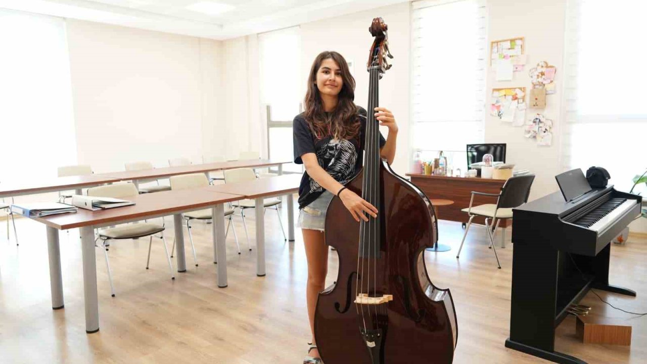 Konyaaltı’nda geleceğin sanatçıları yetişiyor