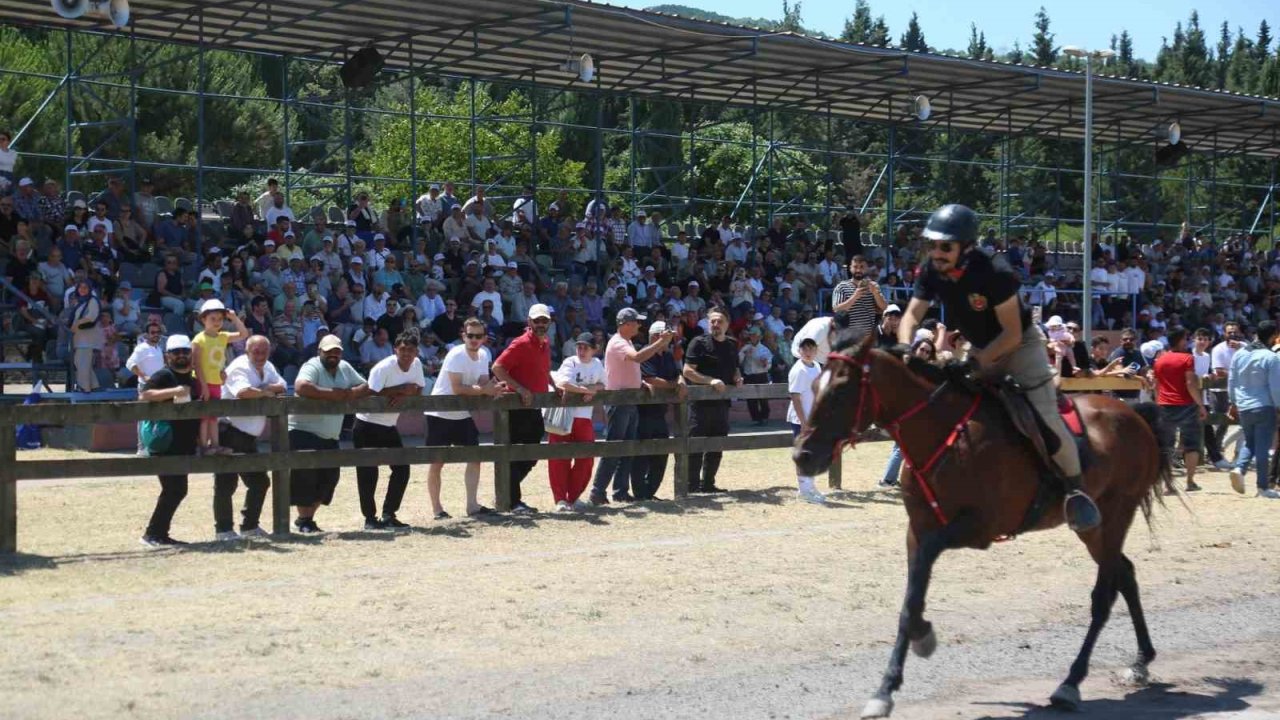 Rahvan at yarışları heyecanında sıra Gölcük koşusunda