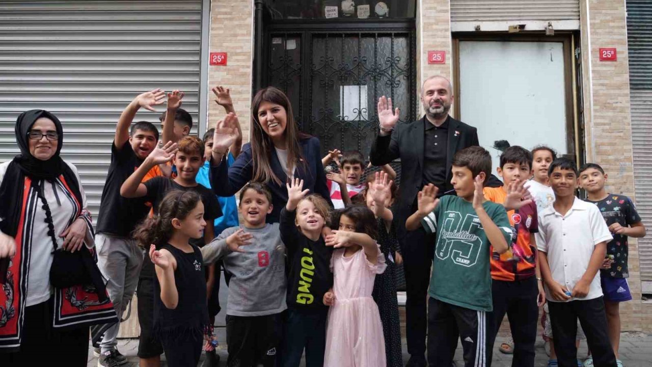 AK Parti İstanbul Milletvekili Derya Ayaydın Fatih’te vatandaşlarla buluştu