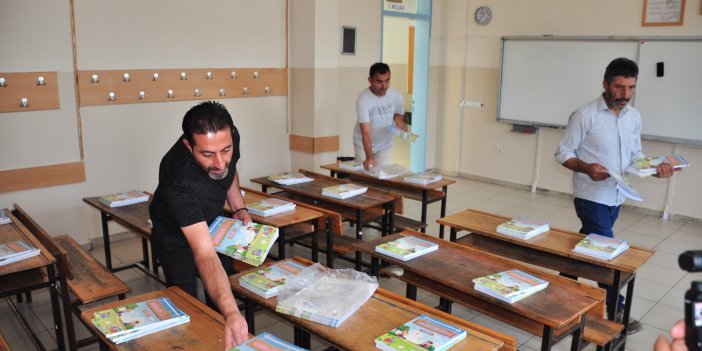 Kars'ta 638 bin adet ders kitabı dağıtıldı