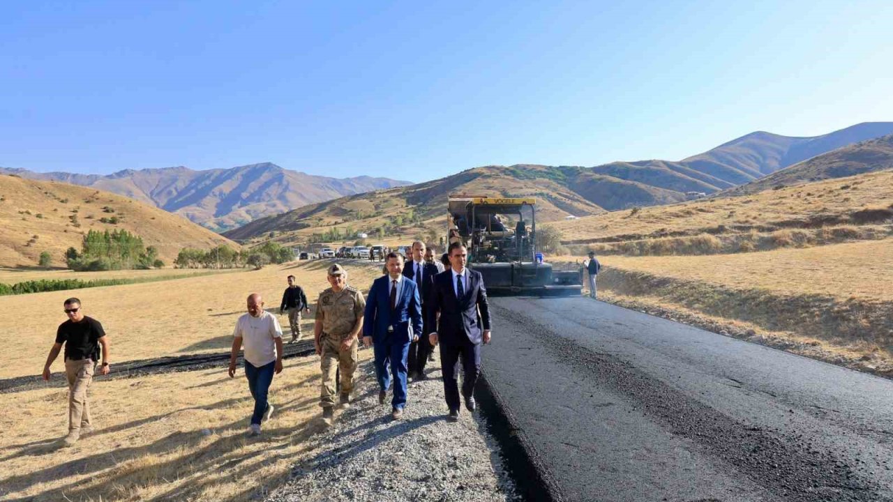 Vali Karakaya Tatvan’da incelemelerde bulundu