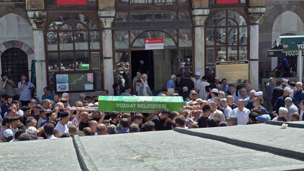 Denizde boğularak can veren gençler Yozgat’ta son yolculuğuna uğurlandı