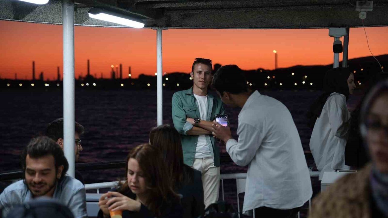 Gençler kariyer yolculuğuna mehtap molası verdi