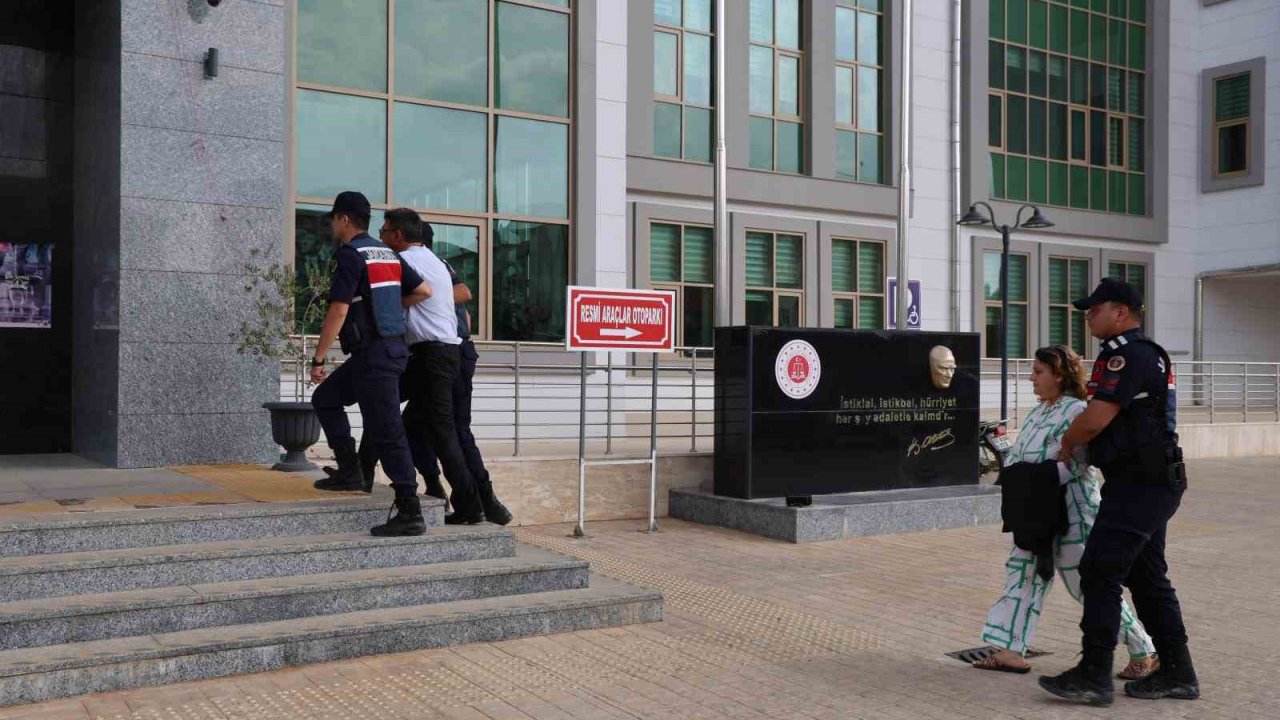 Kiracısının ölümüne neden olan öğretmen gözyaşı döktü