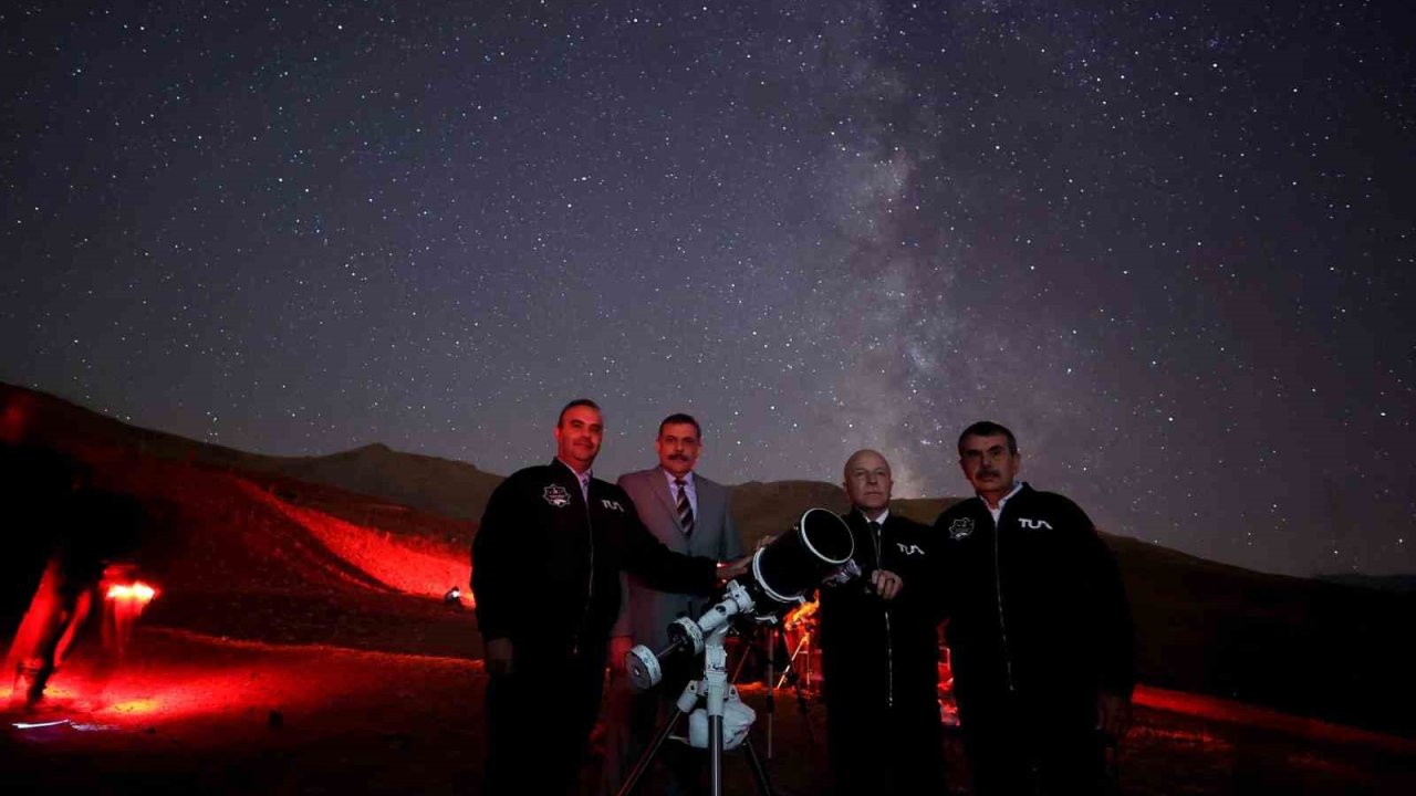 Sanayi ve Teknoloji Bakanı Mehmet Fatih Kacır; "Türkiye uzay biliminde, uzay teknolojilerinde mesafe kat ediyor"