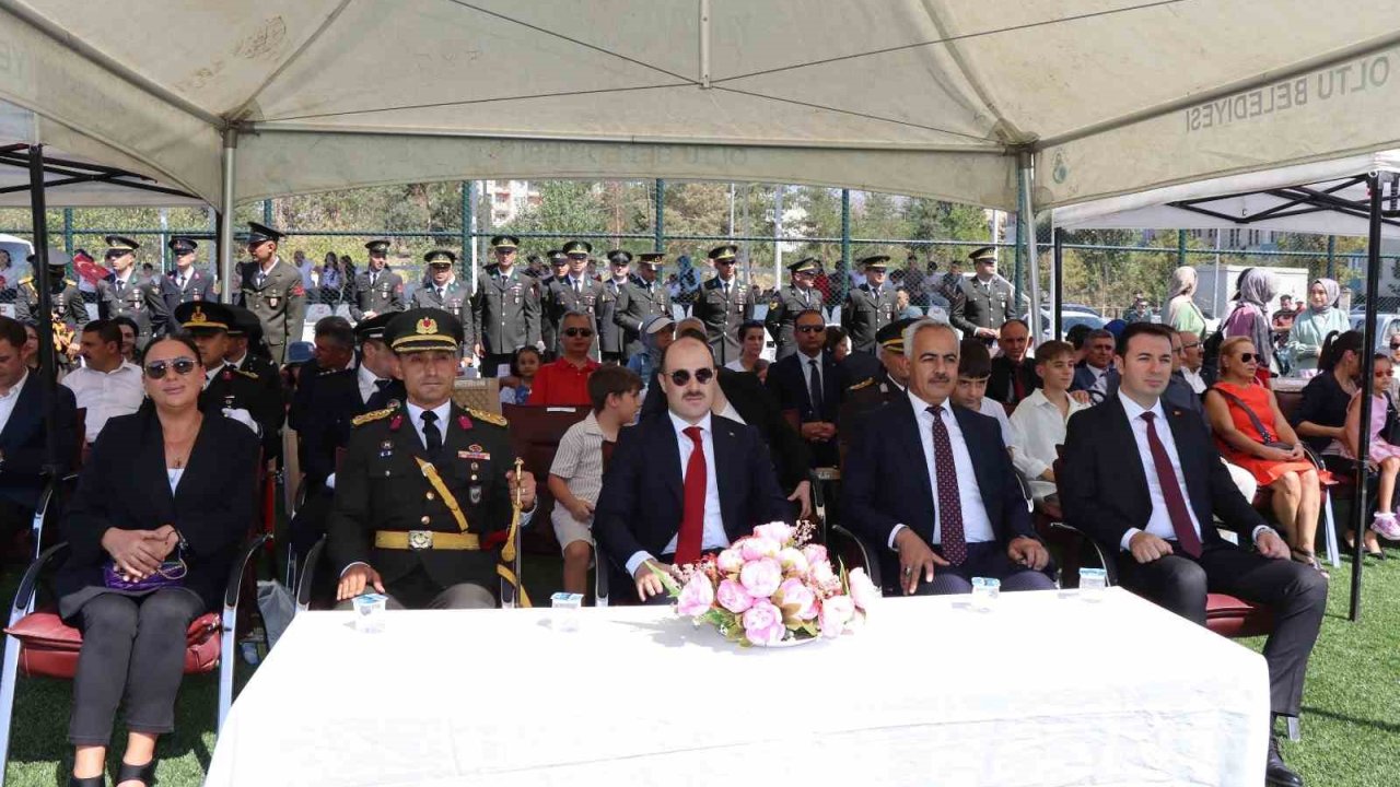 Oltu’da 30 Ağustos coşkusu: Zafer Bayramı’nın 103’ncü yıldönümü coşkuyla kutlandı