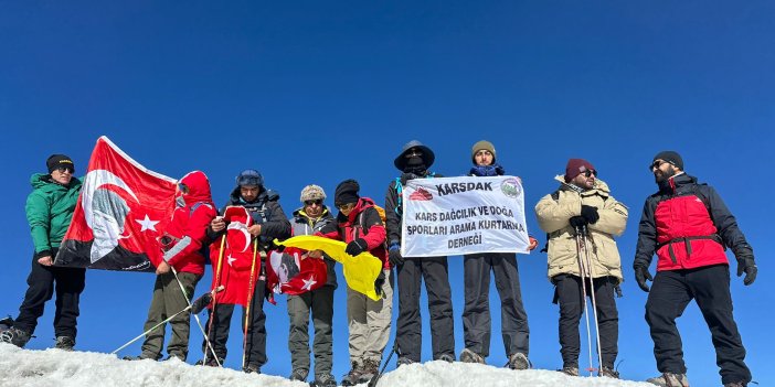 KARSDAK Ekibi Bu Sene de Ağrı Dağı’nın Zirvesinde