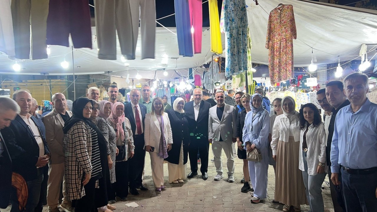 AK Parti heyeti Pazaryeri panayırında vatandaşlarla buluştu
