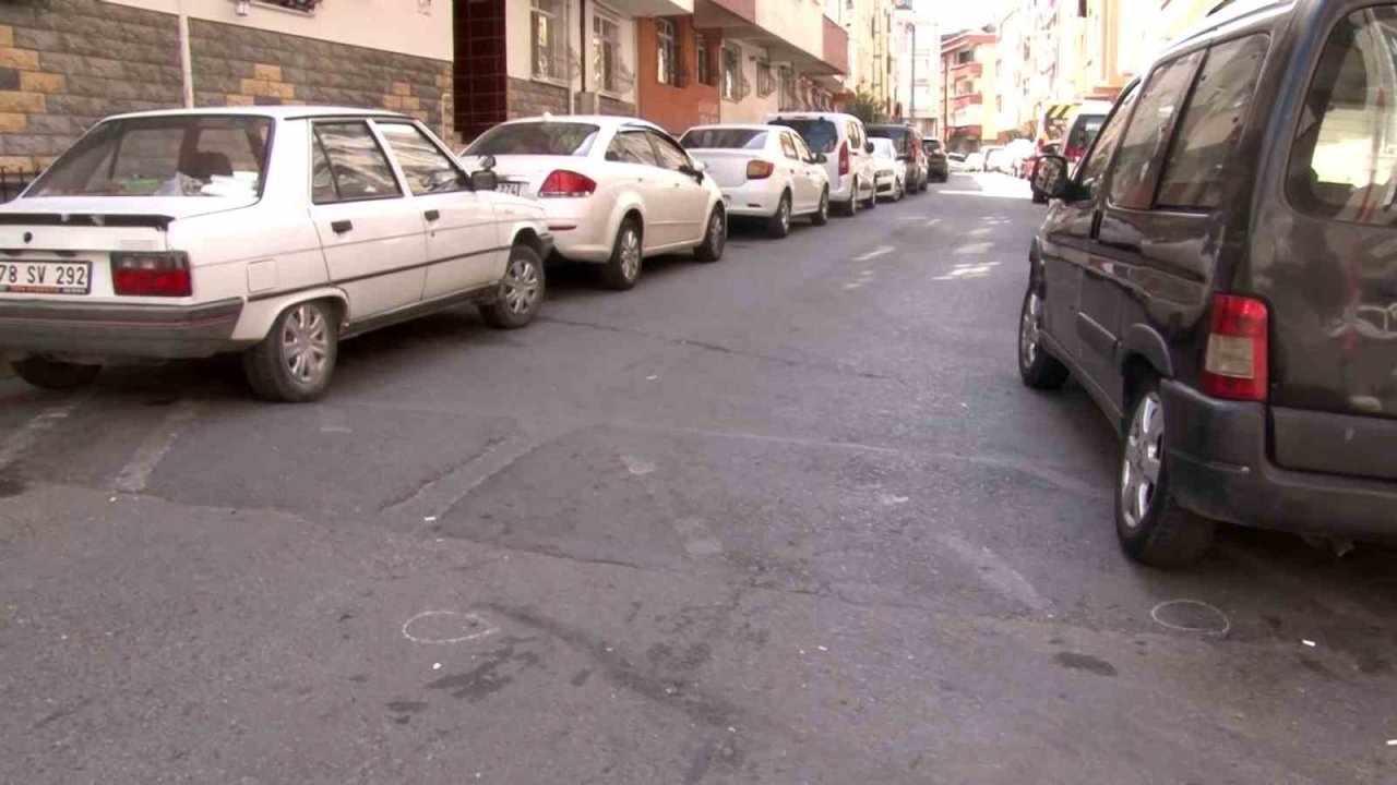 Eyüpsultan’da 20 yaşındaki genç, sokak ortasında silahla vurularak öldürüldü