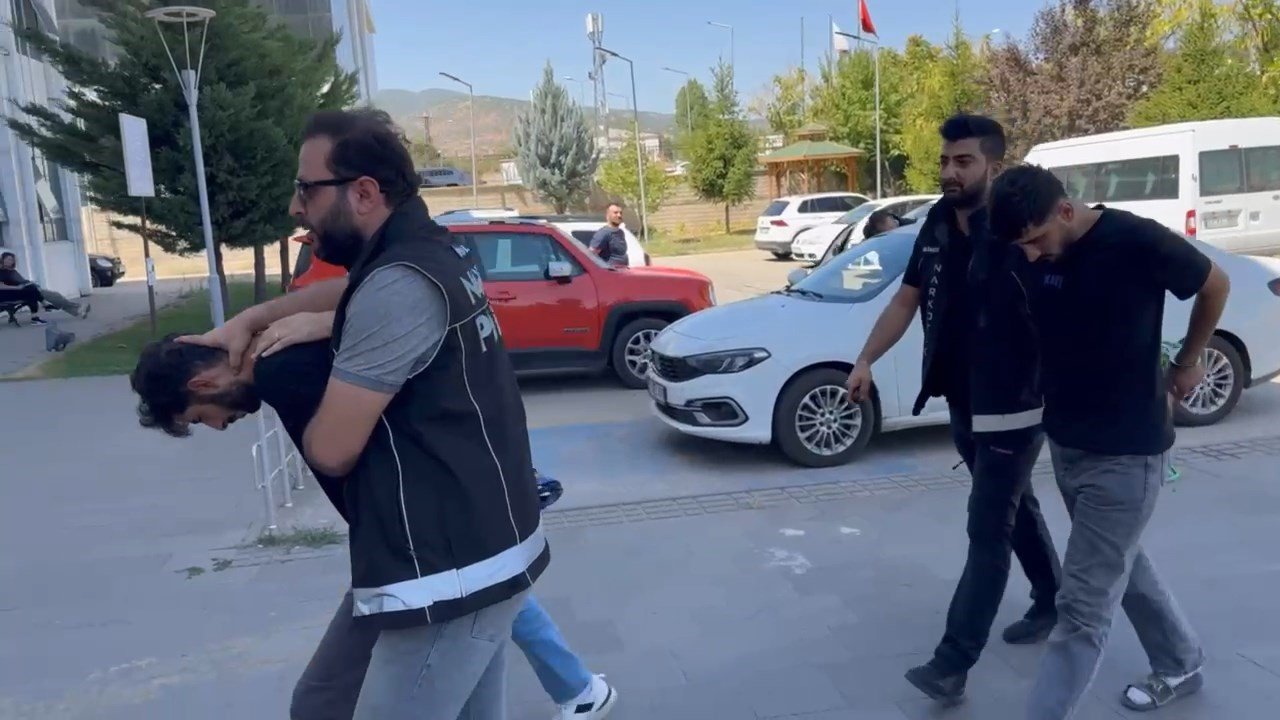 Bingöl’de uyuşturucu operasyonu: 2 tutuklama